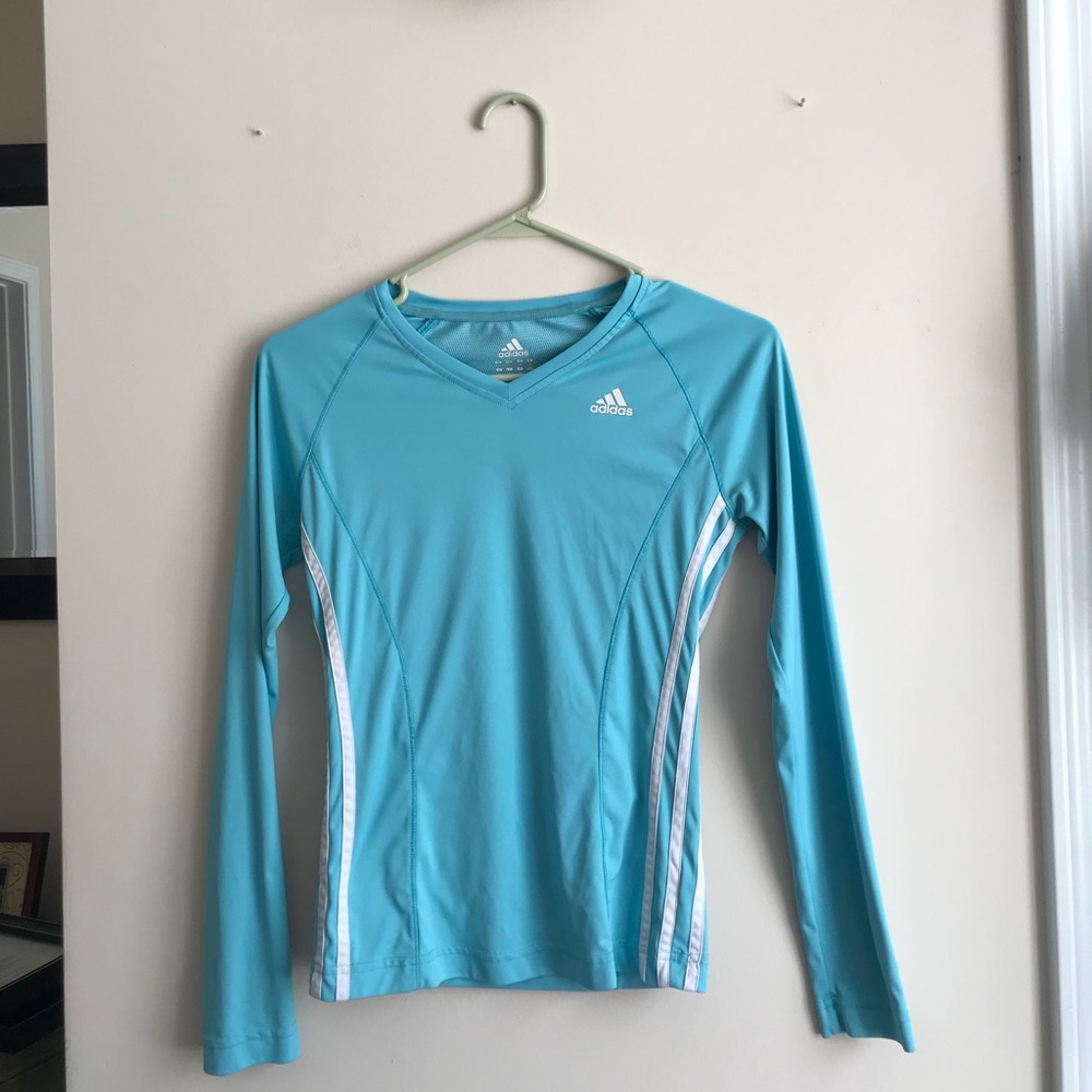 Long sleeve athletic top